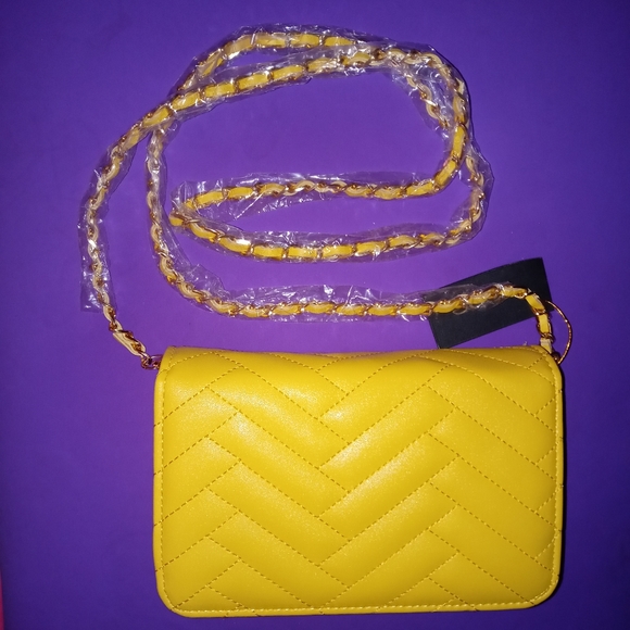 🆕Bebe | Sophia Quilted Crossbody Purse w/ Gold Chain Strap Tuscan Sun Yellow - Picture 4 of 12